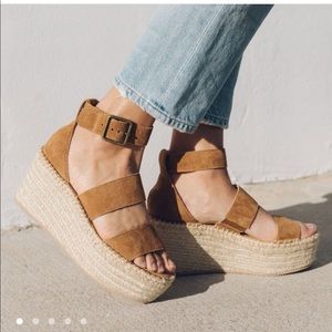Brand New Soludos Argo Platform Sandal - Walnut